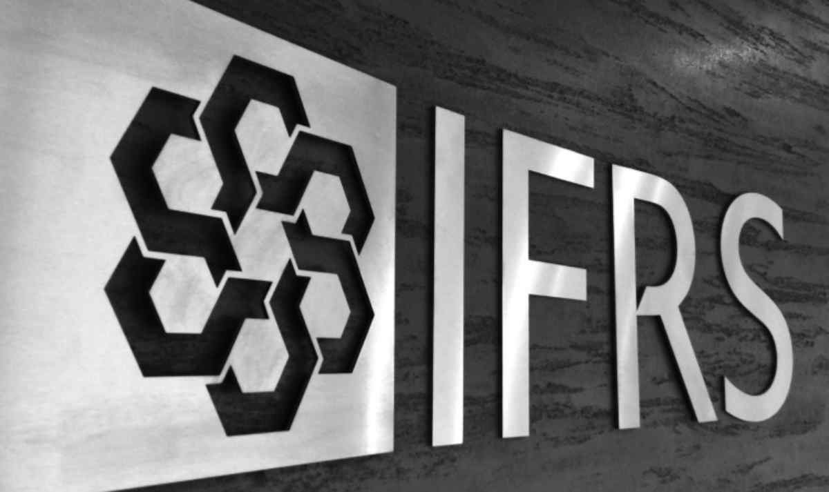 انتشار یک راهنما توسط IFRS برای کمک به شرکت‌ها در اعمال داوطلبانه استانداردهای گزارش‌دهی پایداری 